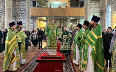 Епископ Выборгский и Приозерский Варнава совершил Божественную литургию престольного праздника в храме пророка Божия Илии (верхний храм) г. Колтуши